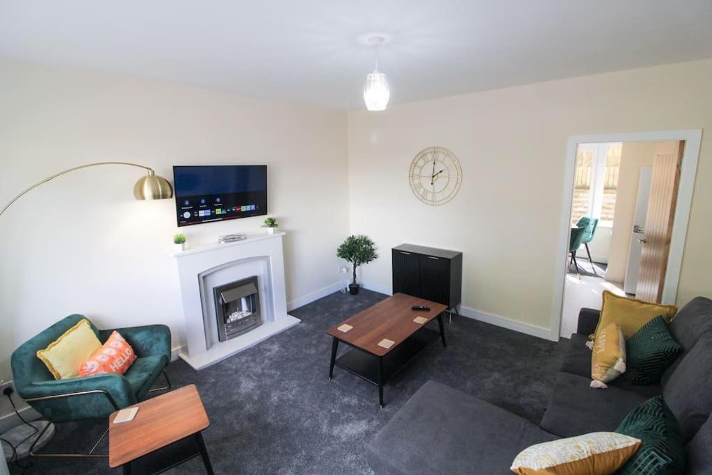 Modern 3 Bed, Contractors Welcome, Bradford Bradford  Exterior photo