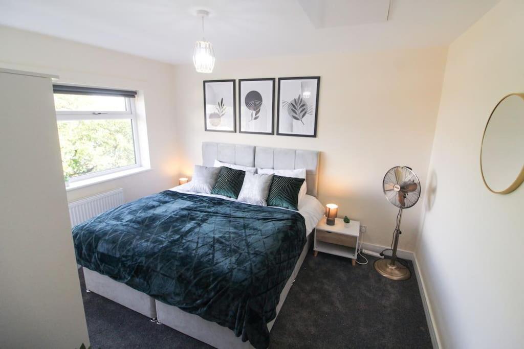 Modern 3 Bed, Contractors Welcome, Bradford Bradford  Exterior photo