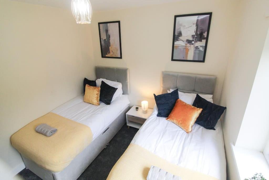 Modern 3 Bed, Contractors Welcome, Bradford Bradford  Exterior photo