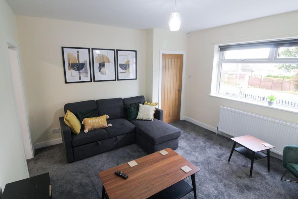 Modern 3 Bed, Contractors Welcome, Bradford Bradford  Exterior photo