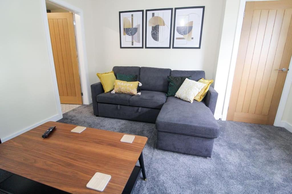 Modern 3 Bed, Contractors Welcome, Bradford Bradford  Exterior photo