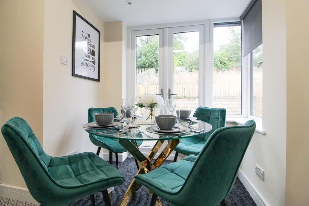 Modern 3 Bed, Contractors Welcome, Bradford Bradford  Exterior photo
